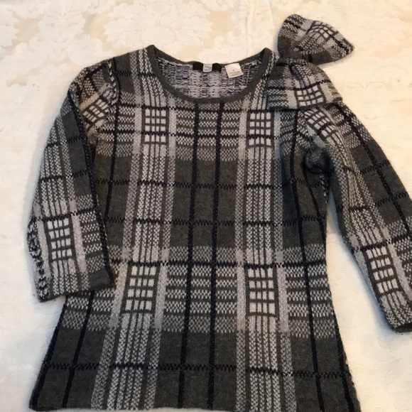 Saks Fifth Avenue sweater Sz S - Picture 1 of 4